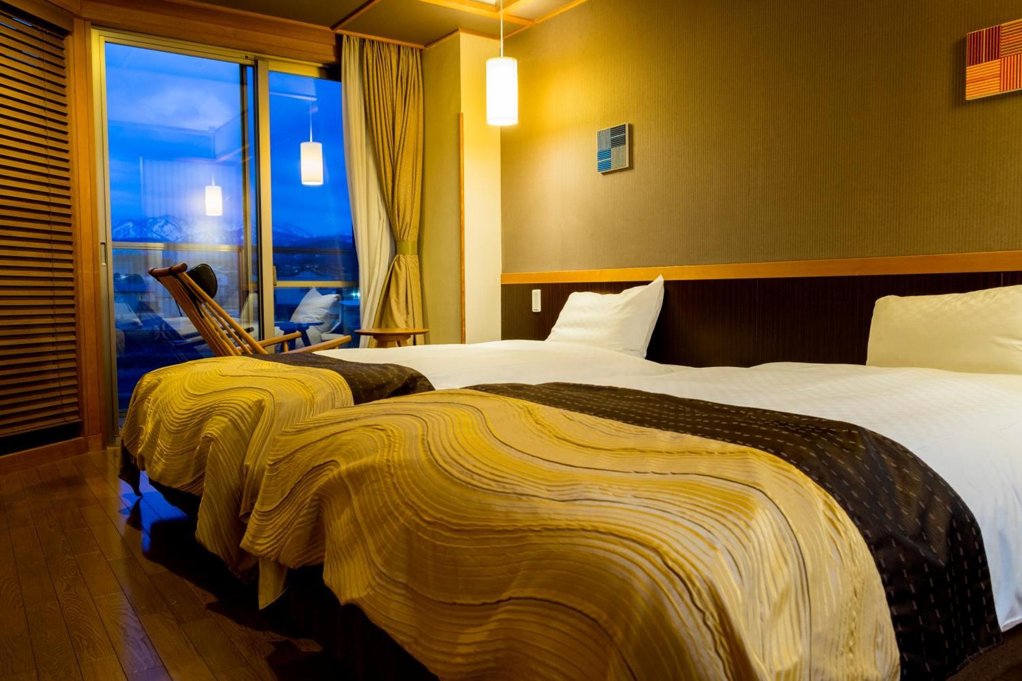 Kintarou Onsen Hotel Uozu Buitenkant foto