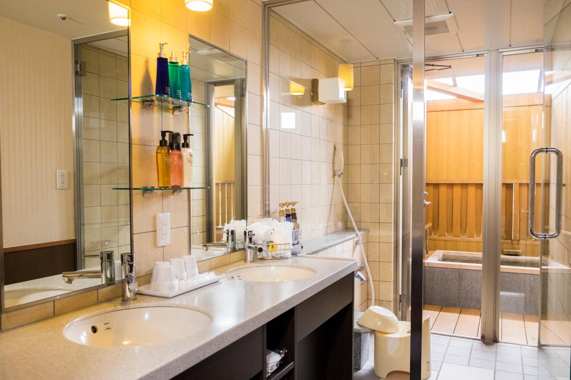 Kintarou Onsen Hotel Uozu Buitenkant foto